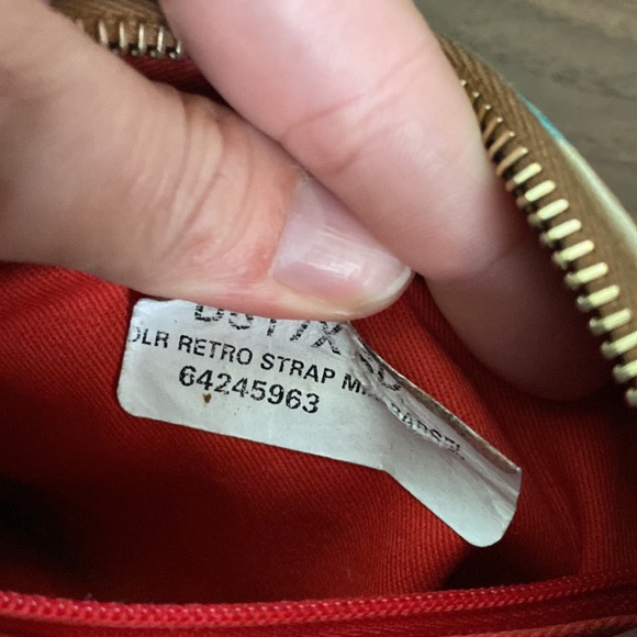 Dooney and bourke Disney land resort retro strap mini barrel - Picture 6 of 10